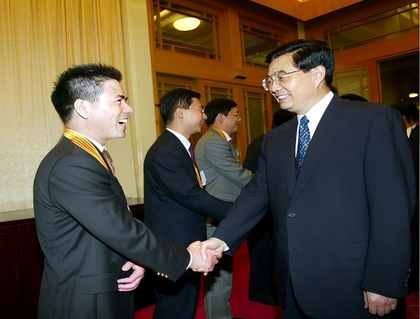 中共中央原總書記、中華人民共和國原主席、中央軍事委員會原主席胡錦濤接見蔣錫培